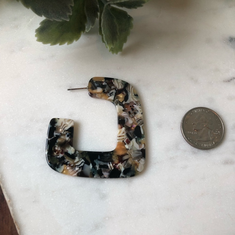 The Emery - Acrylic Geometric Hoops - Picture 5 of 5